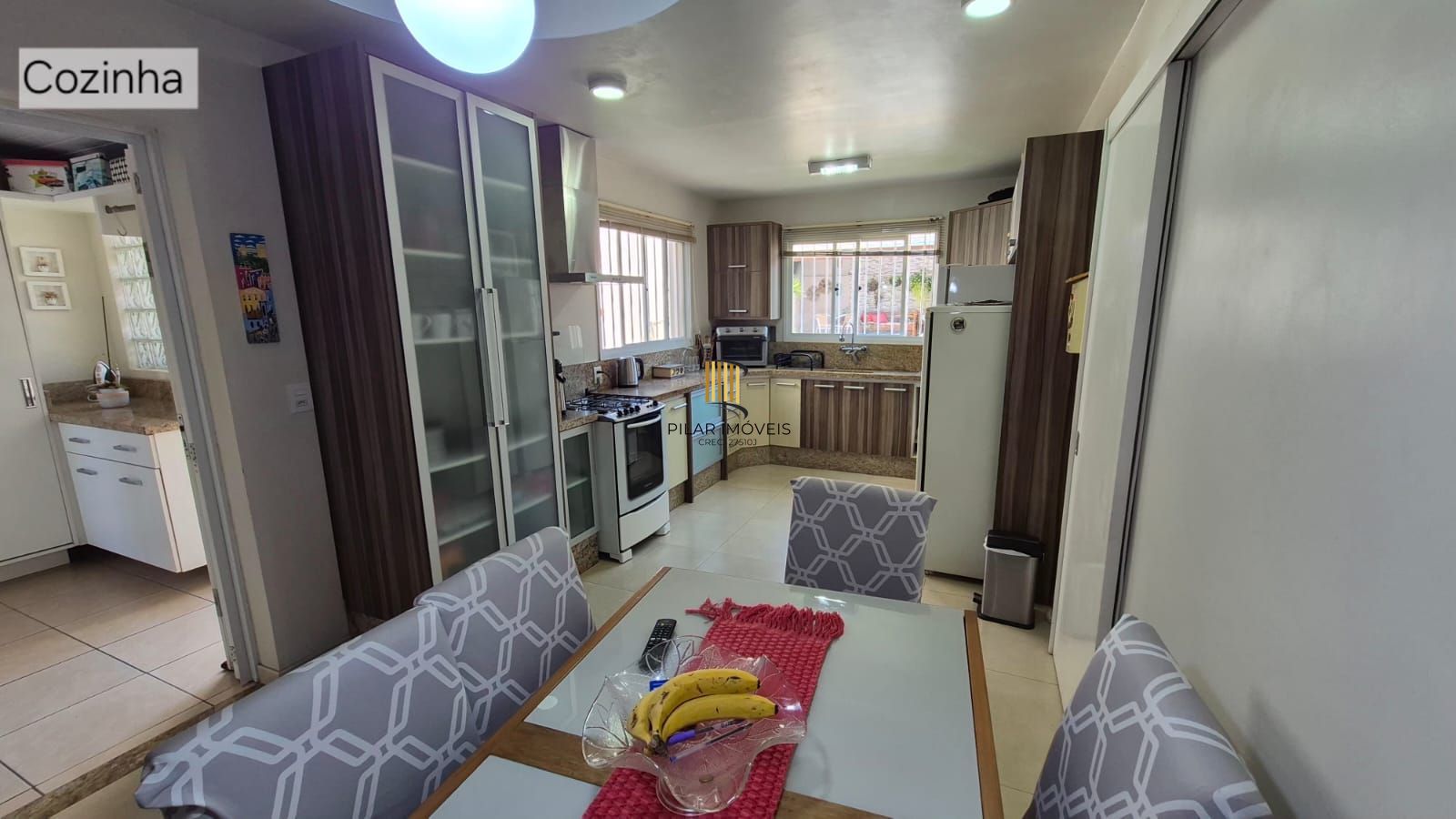 Excelente casa de 4 dormitórios, 1 suíte e 2 vagas em Novo Hamburgo.