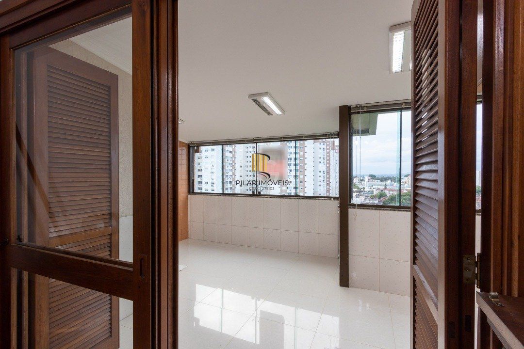 Cobertura para Venda - 247.08m², 3 dormitórios, sendo 1 suites, 2 vagas - Vila Ipiranga