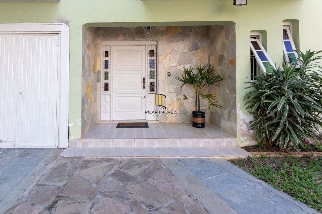 Casa para Venda - 280m², 3 dormitórios, sendo 1 suites, 2 vagas - Nonoai
