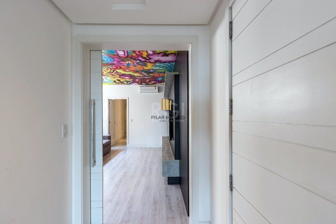 Cobertura para Venda - 319.17m², 3 dormitórios, sendo 3 suites, 4 vagas - Cristal