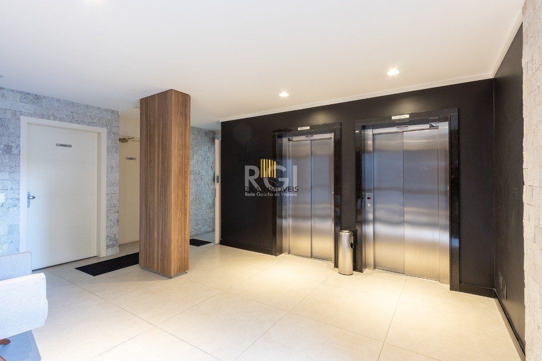 Apartamento à venda bairro Tristeza, 2 quartos, 1 suite, lavabo, churrasqueira, infra, 2 vagas individuais