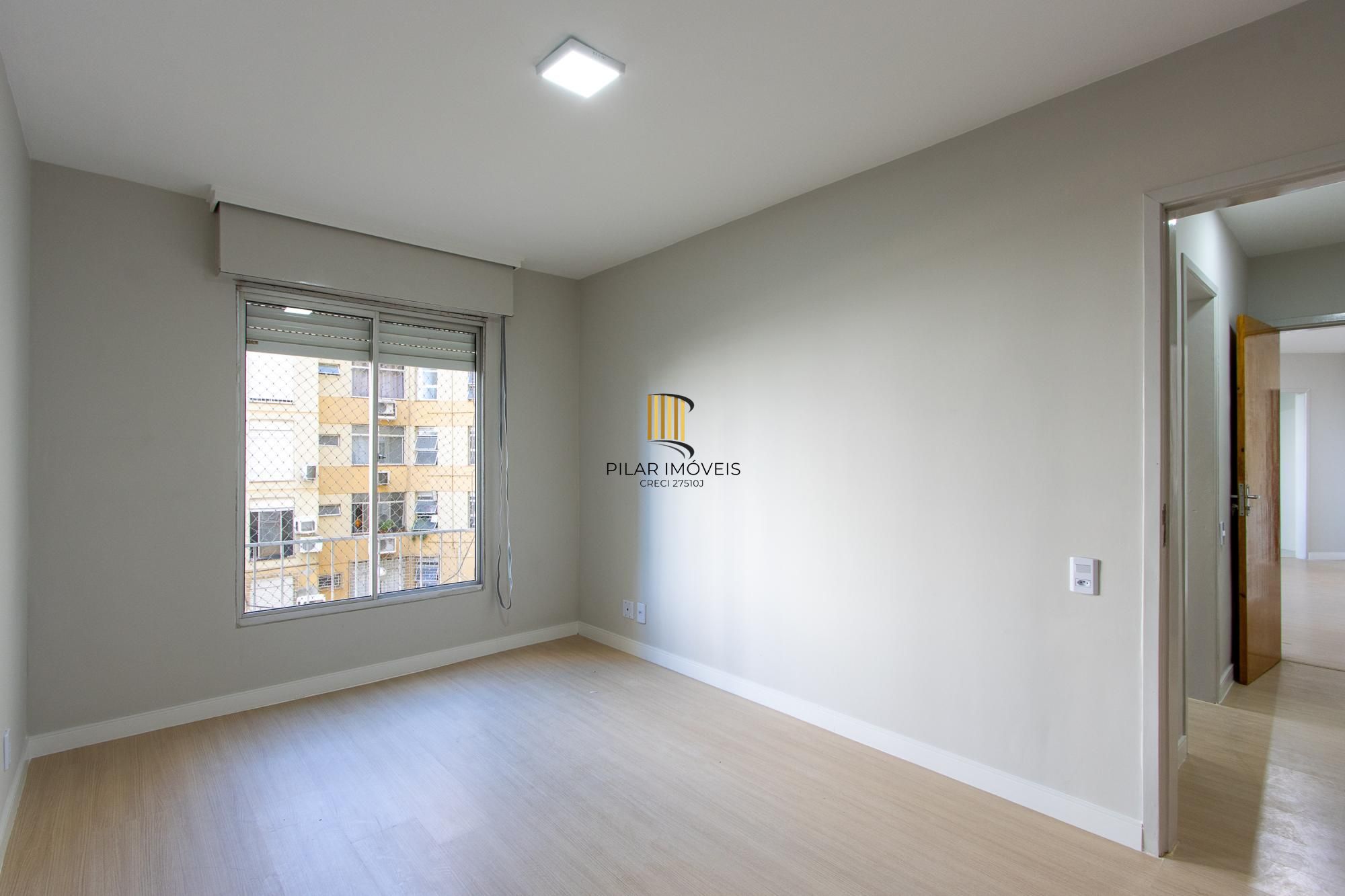 APARTAMENTO 2 DORMITÓRIOS, REFORMADO - BAIRRO TRISTEZA