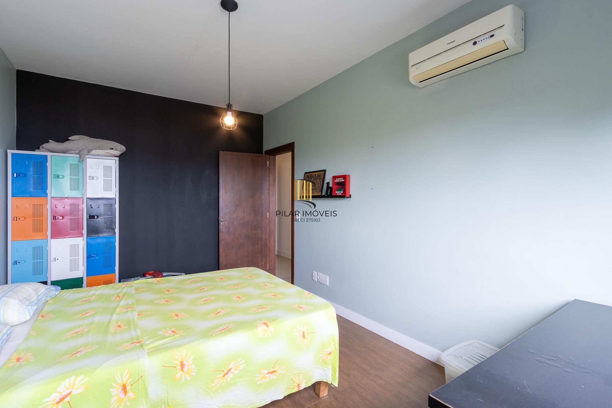 Casa com 6 quartos à venda  bairro Espírito Santo, Porto Alegre.