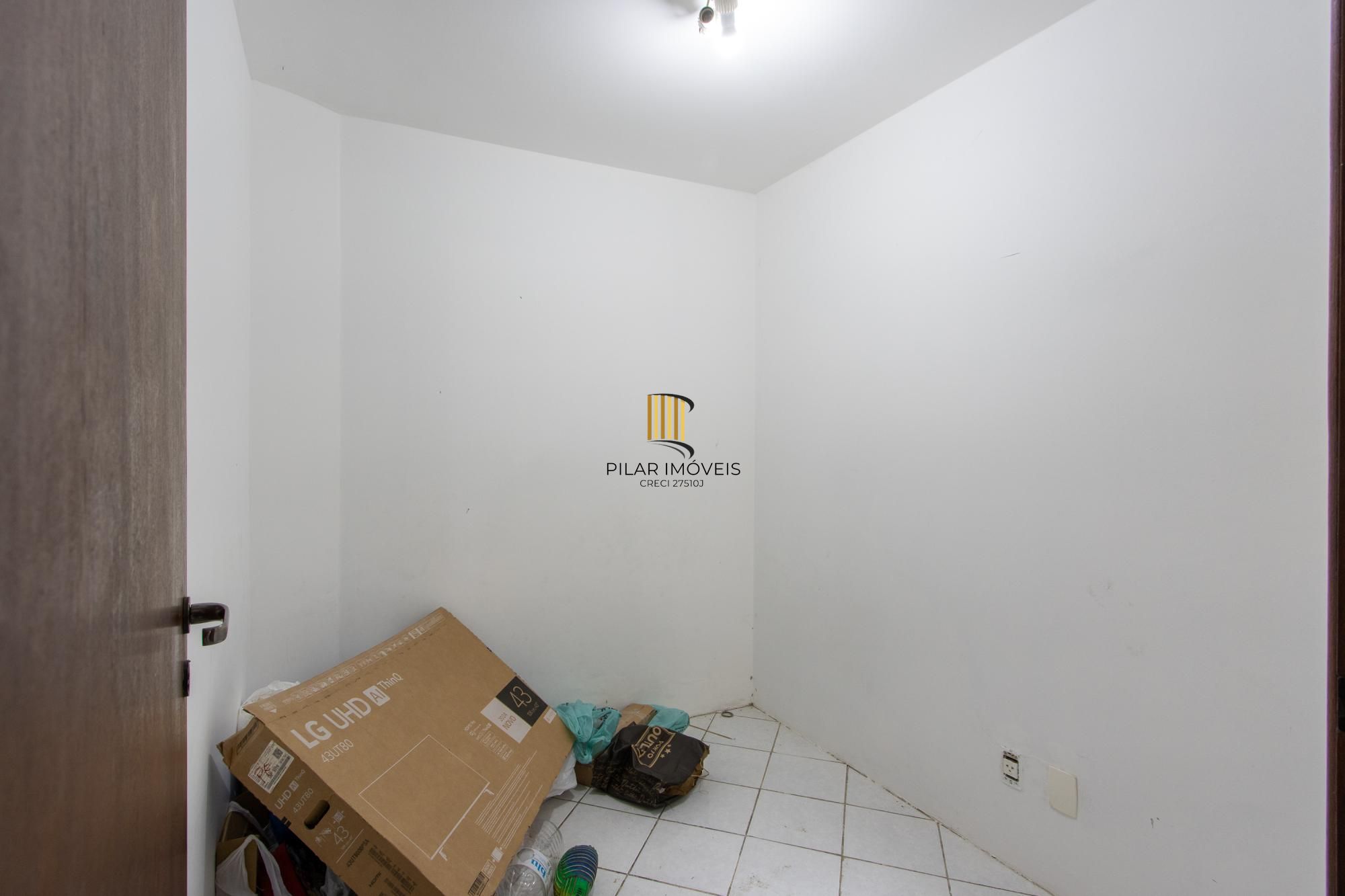 Casa de Condomínio 3 dormitórios no bairro Cristal