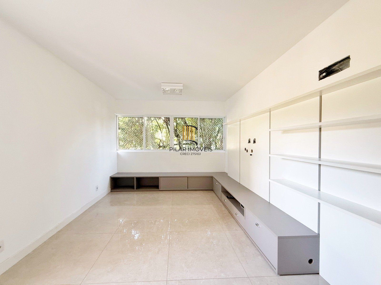 Apartamento com 2 dormitórios, sendo 1 suíte, e sala ampla com ambientes integrados - Condomínio Residencial Sucre