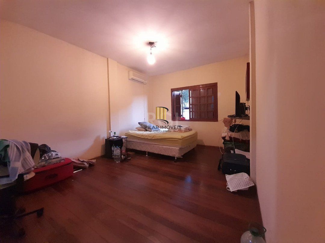 Casa para Venda com 3 dormitórios, sendo 1 suites e 3 vagas no bairro Ipanema