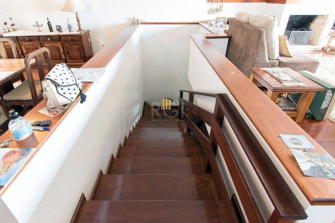 Casa para Venda - 336.21m², 3 dormitórios, sendo 1 suites, 3 vagas - Nonoai