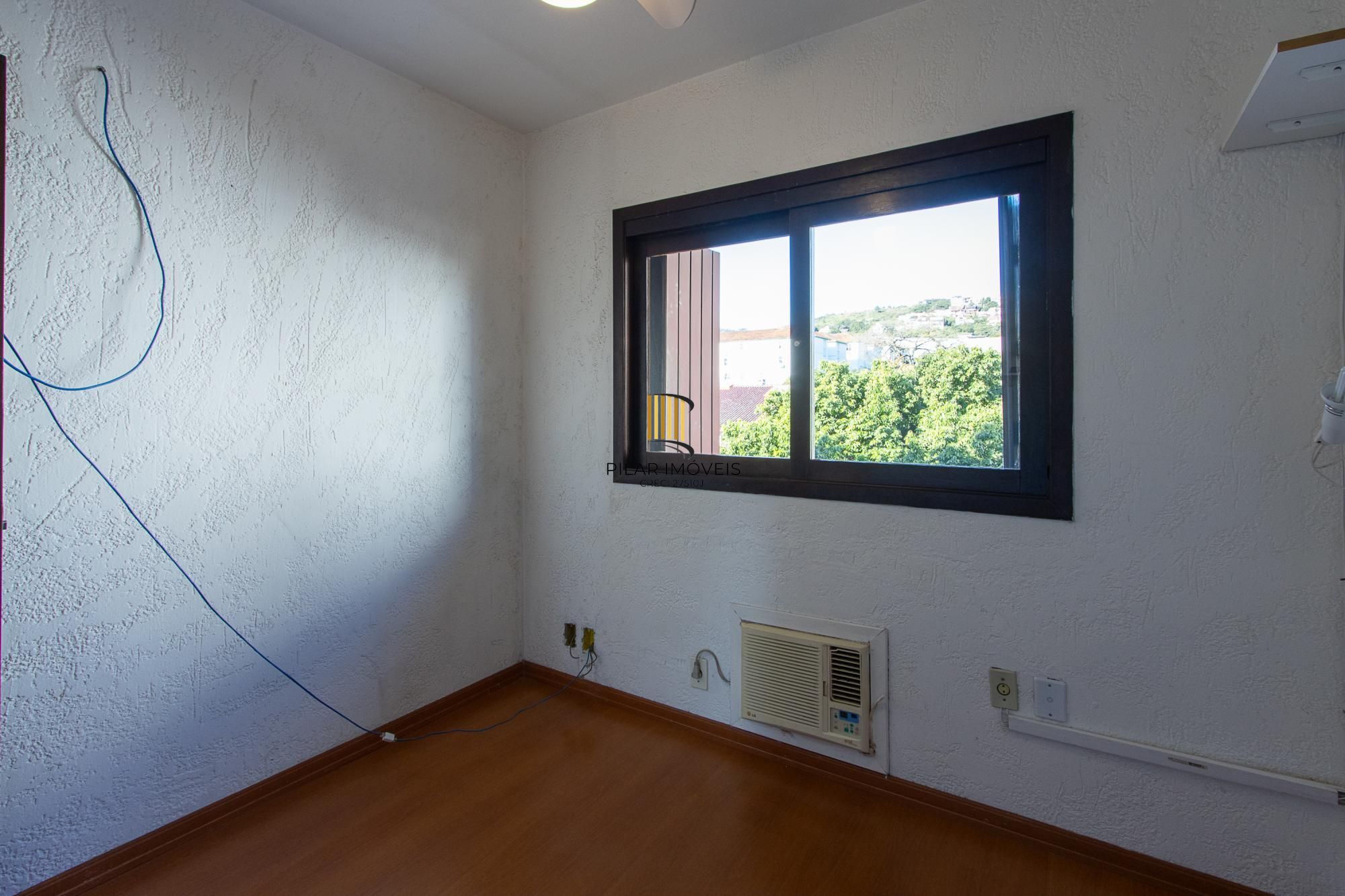 Casa em condomínio, com 3 dormitórios,