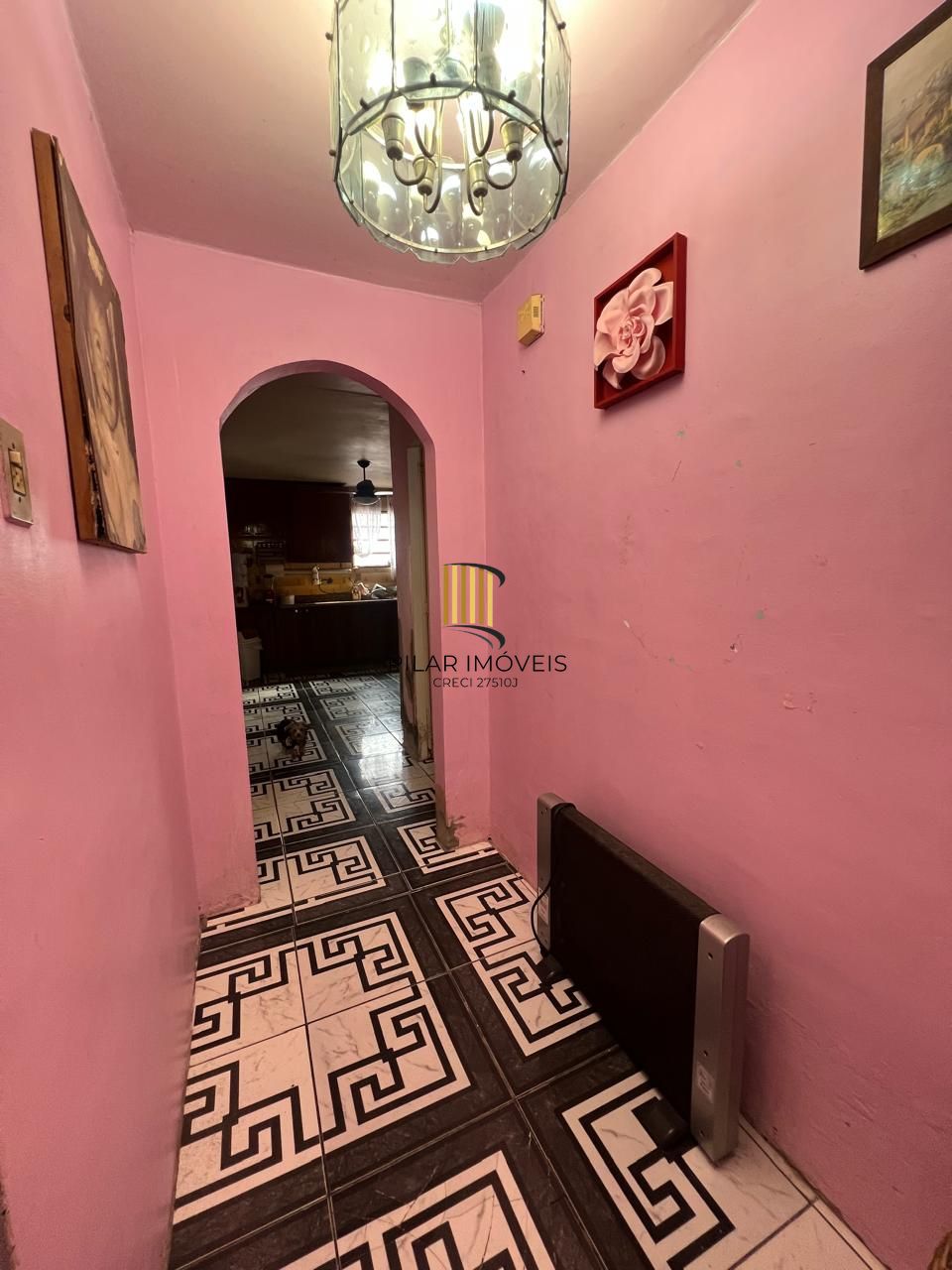 Casa à Venda no Bairro Hípica – 3 Dormitórios e Amplo Quintal