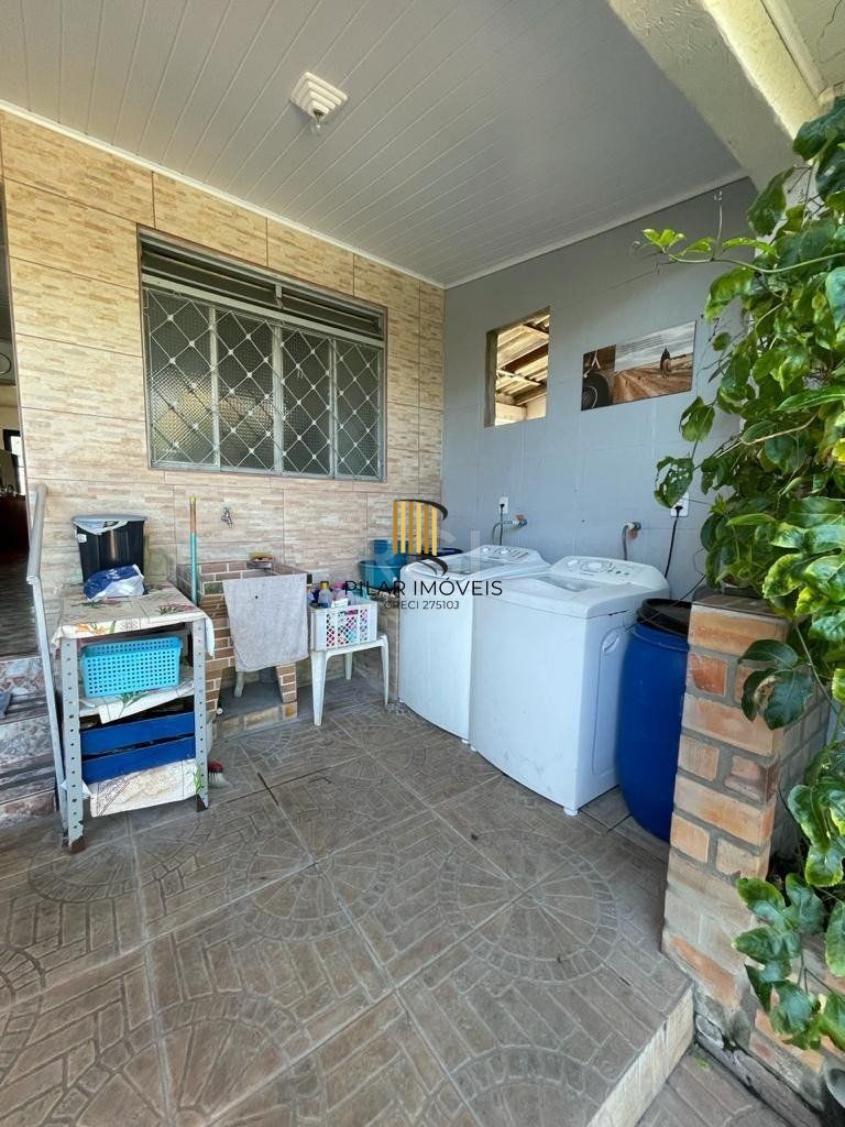 Casa 2 dormitórios no bairro Lomba do Pinheiro