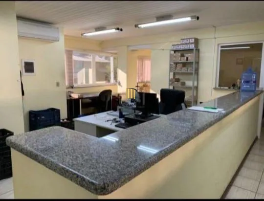 Pavilhão/Depósito , em estrutura montada com mezanino montado com escritório, cozinha,