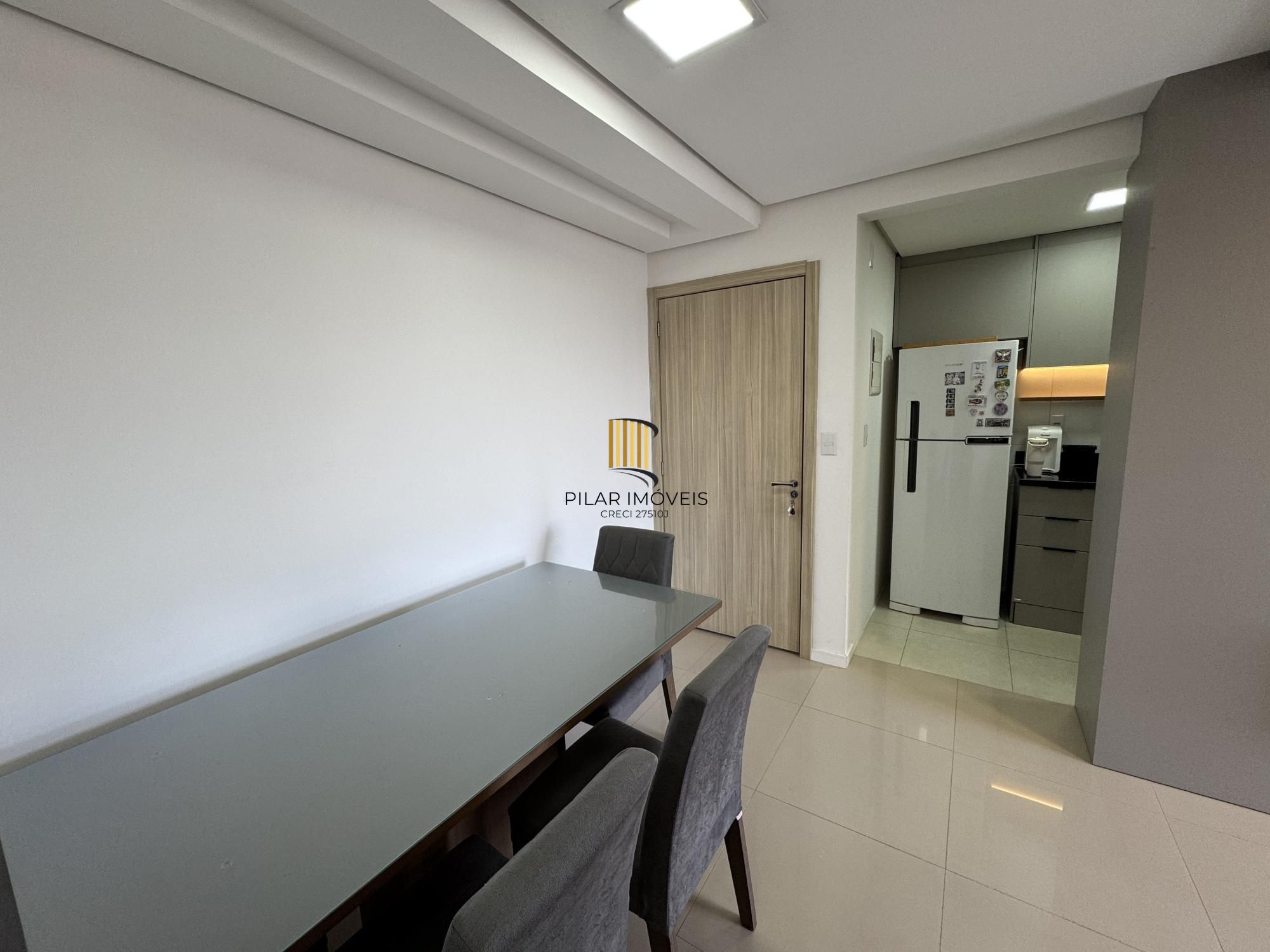 Apartamento de 2 dormitórios, 1 suíte e 1 vaga, em Canoas.