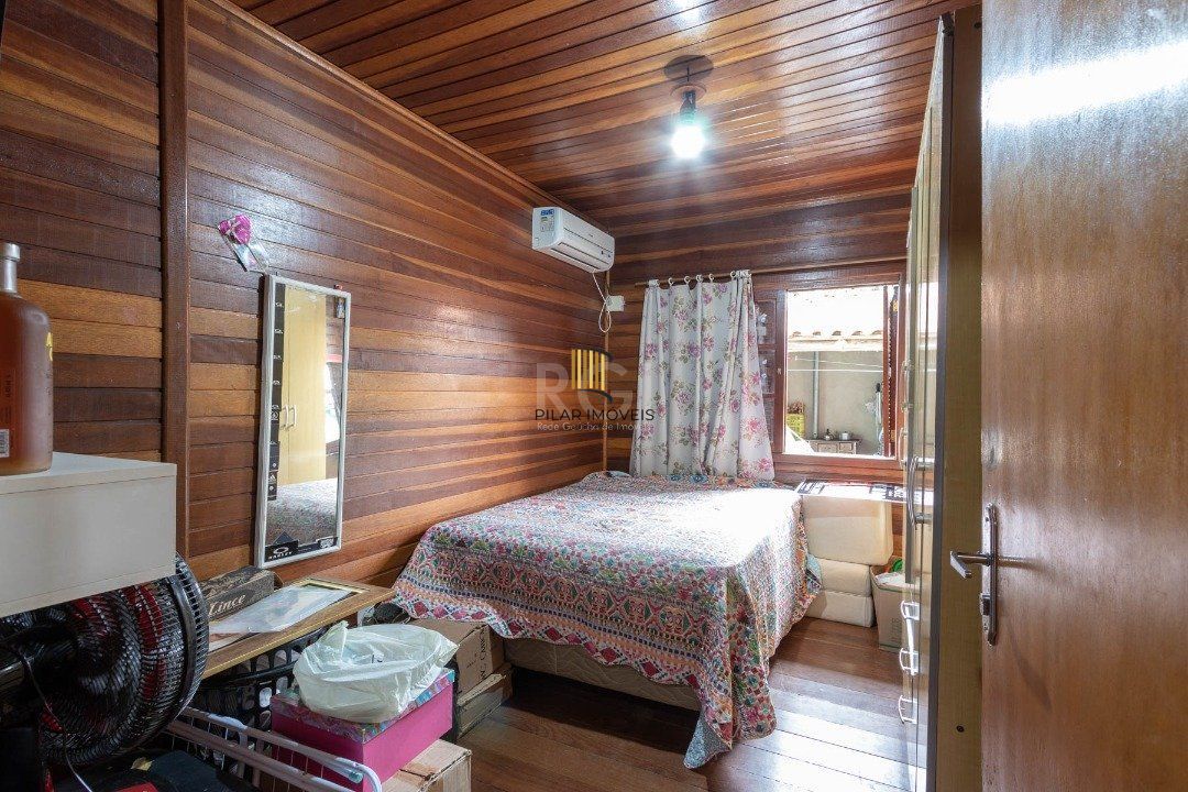 Casa para Venda - 54m², 2 dormitórios, 4 vagas - Cristal