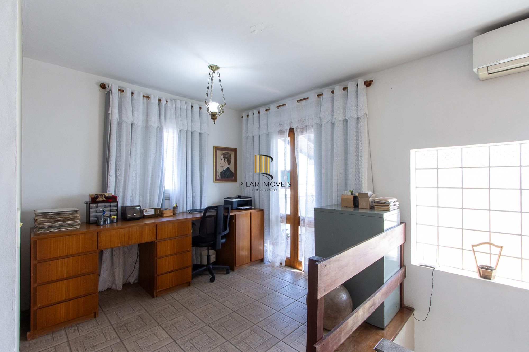 Casa 3 dormitórios no bairro Tristeza