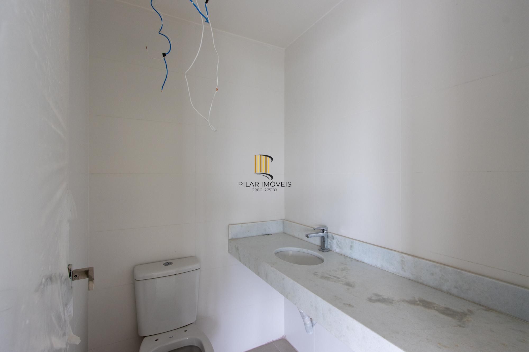 Infra Completa 3 Dormitórios sendo 1 suíte 1 Banheiro social acesso para os dois quartos. churrasqueira e lareira.
