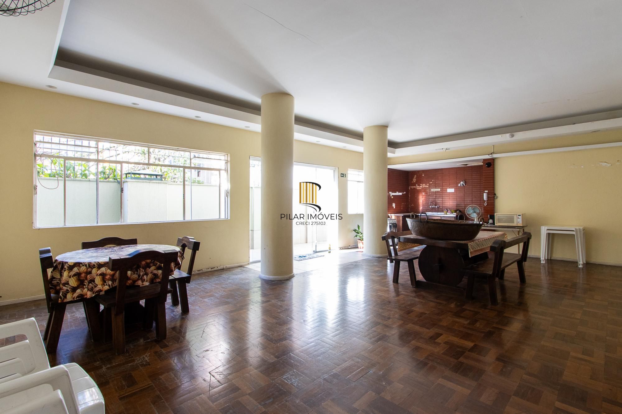 Apartamento 3 Dormitórios Ensolarado no Centro de Porto Alegre