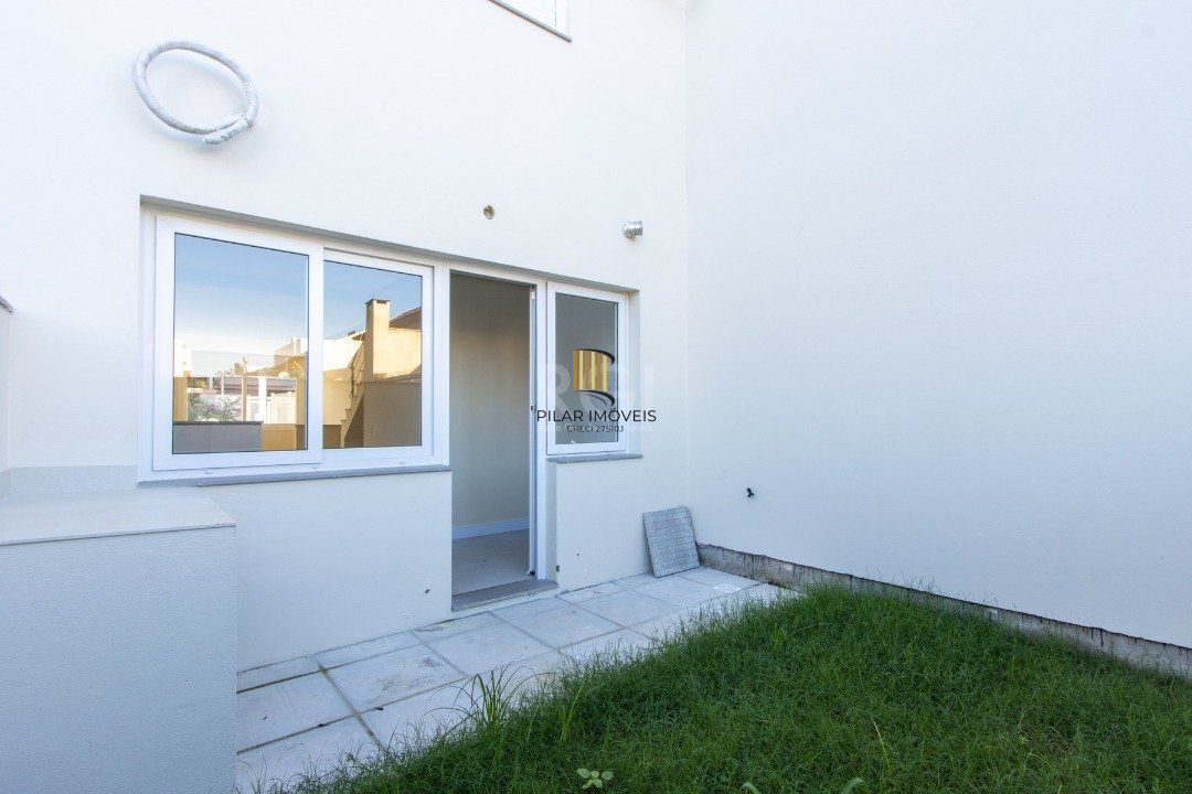 Casa 3 dormitórios no bairro Hípica