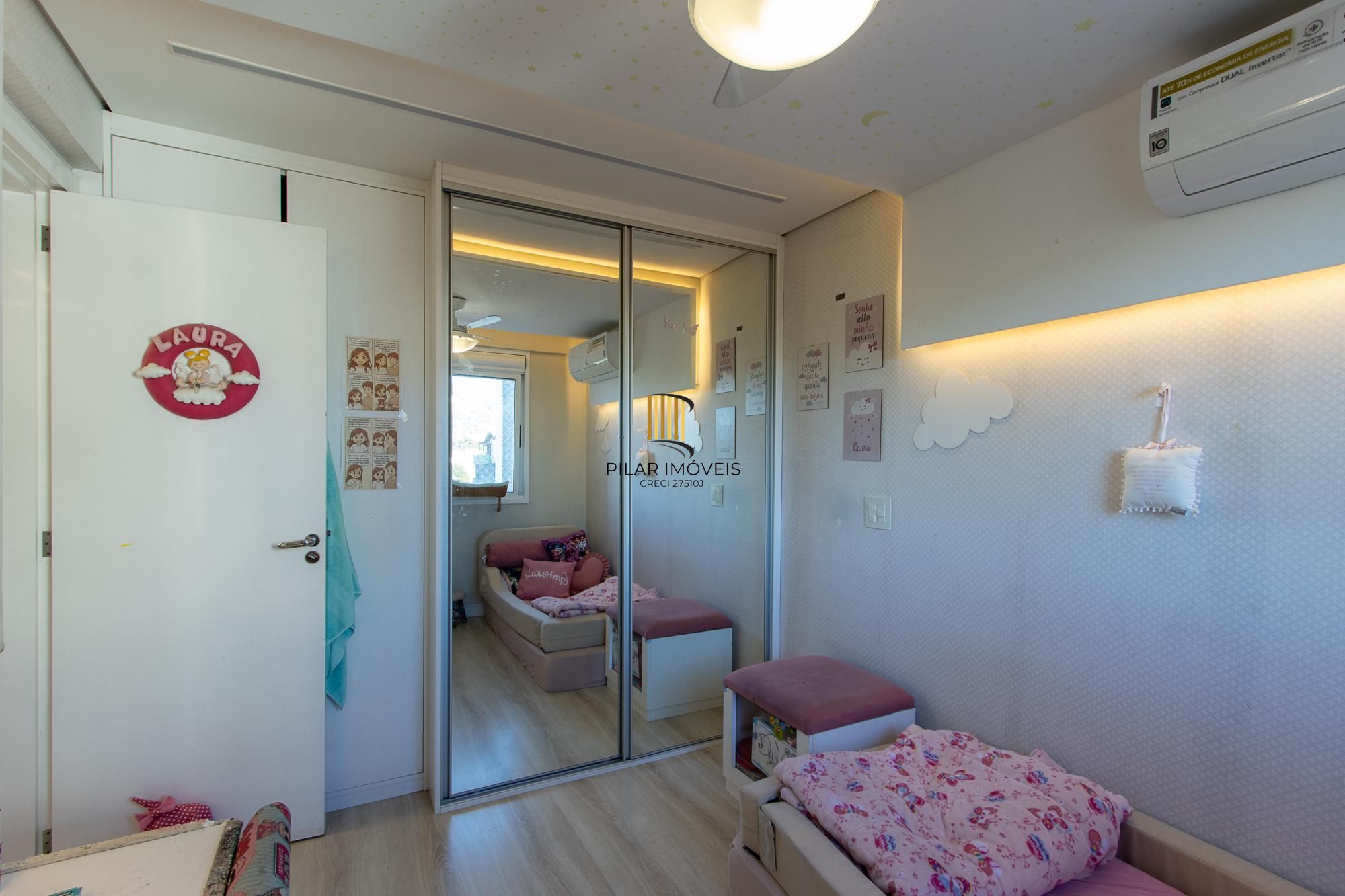 Apartamento com 2 dormitórios no bairro Cavalhada
