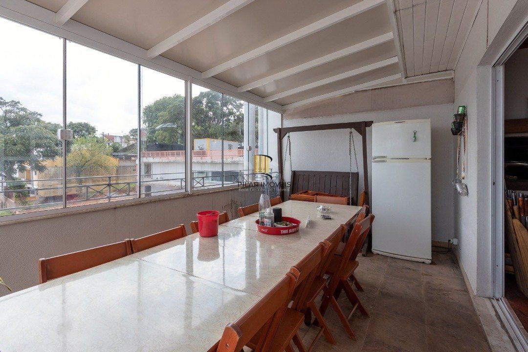 Cobertura para Venda - 255m², 3 dormitórios, sendo 1 suites, 2 vagas - Praia de Belas