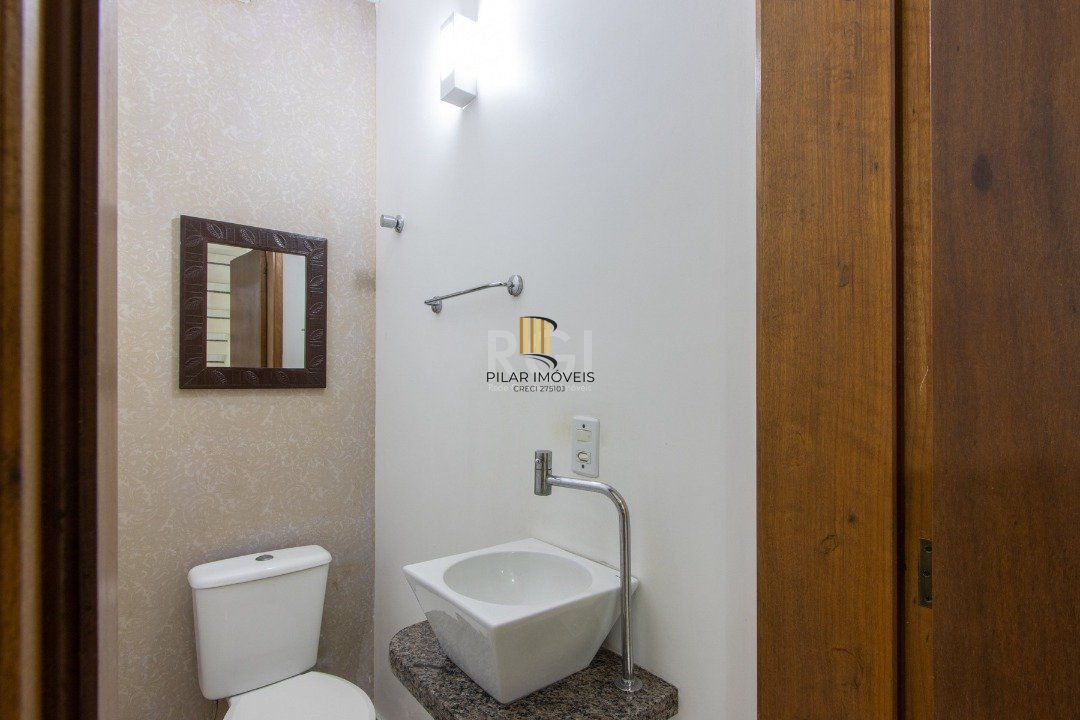 Casa para Venda - 204m², 3 dormitórios, sendo 3 suites, 2 vagas - Espirito Santo