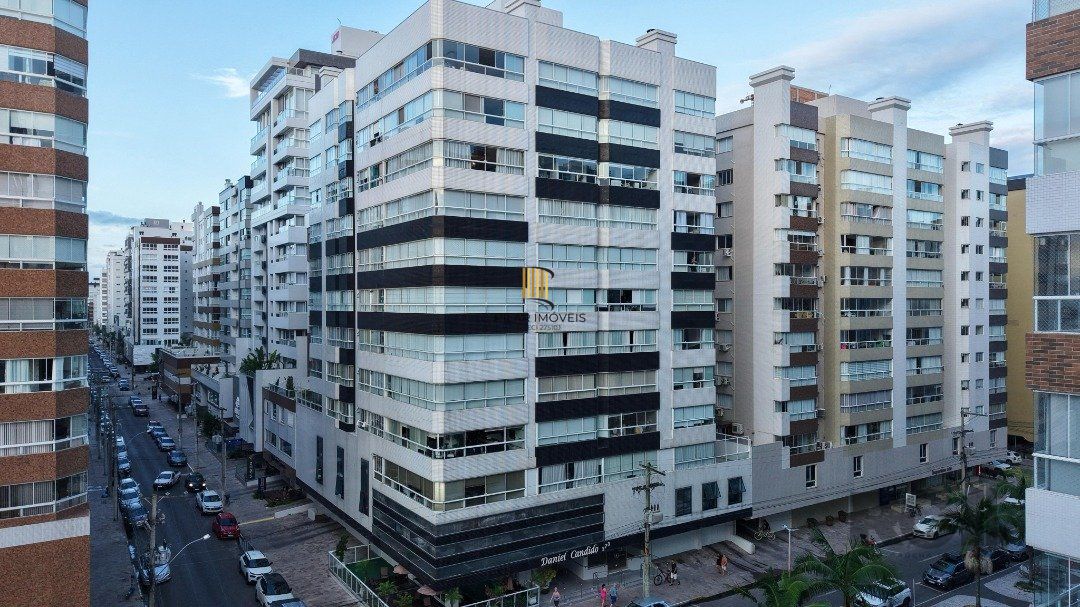   DE FRENTE PARA AVENIDA UBIRAJARA MOBILIADO, DECORADO E COM VISTA PARA O MAR 