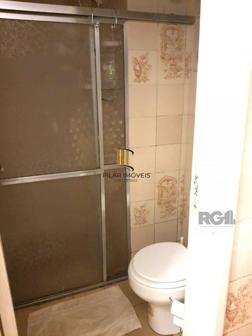Casa térrea, 3 quartos, amplo pátio - Bairro Santa Tereza