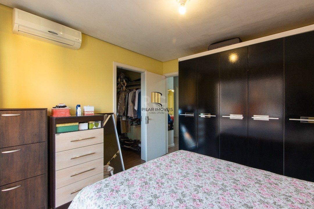 Casa de Condomínio 4 dormitórios no bairro Vila Assunção