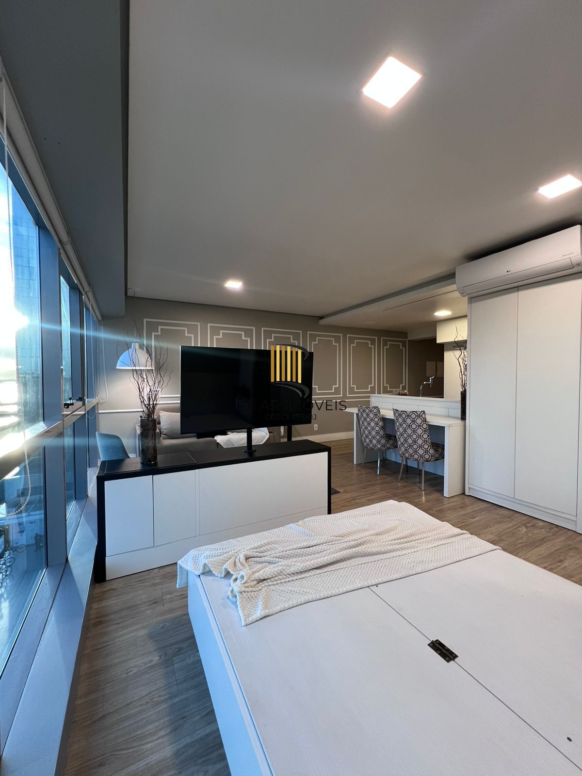 Apartamento 1 dormitório com vaga coberta à venda no bairro Praia de Belas