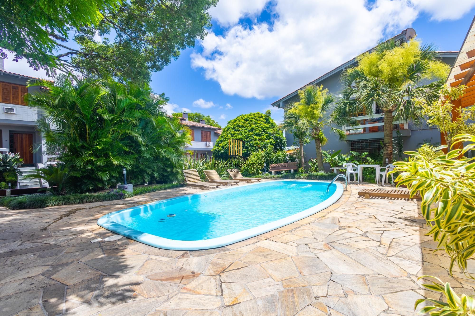 Casa em condomínio bairro Tristeza, com 185m² privativos.