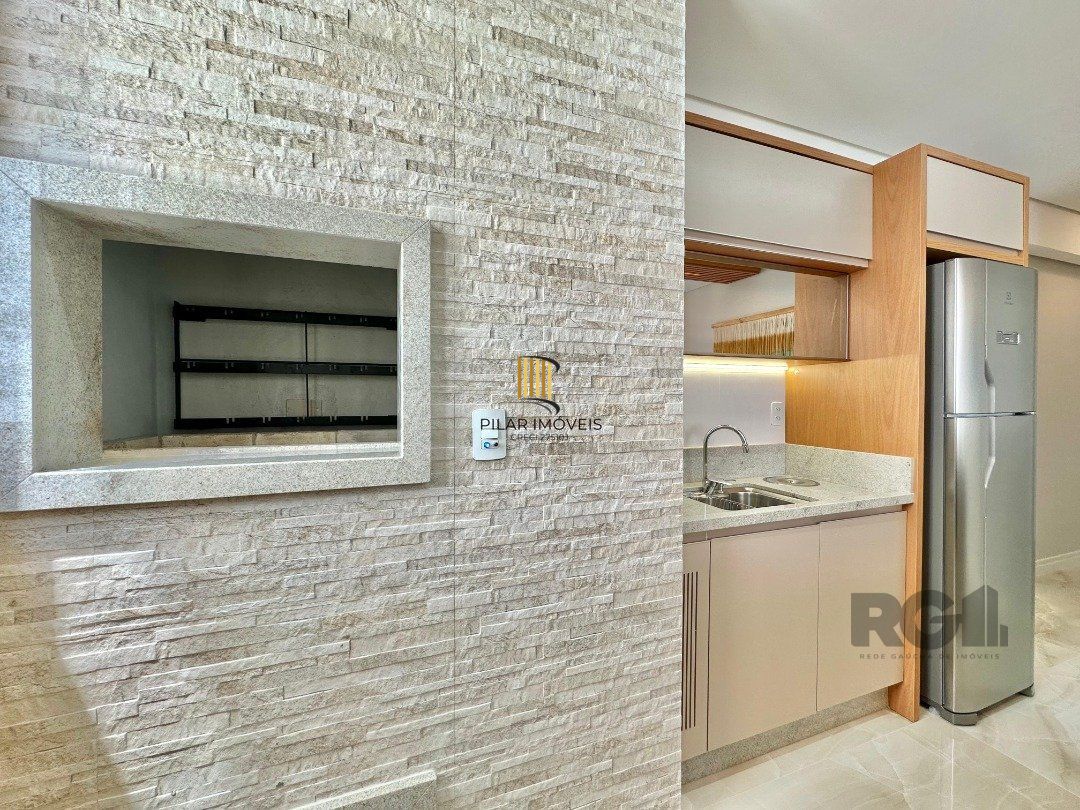 APARTAMENTO À VENDA COM SACADA DE FRENTE