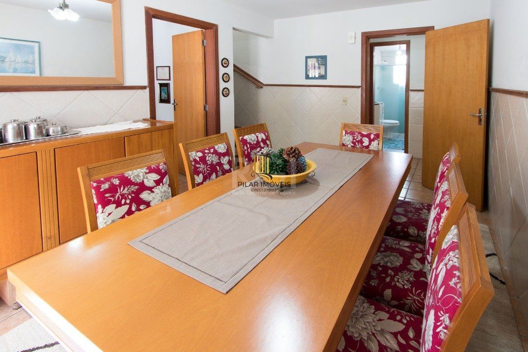 Casa para Venda - 211m², 3 dormitórios, 3 vagas - Vila Nova