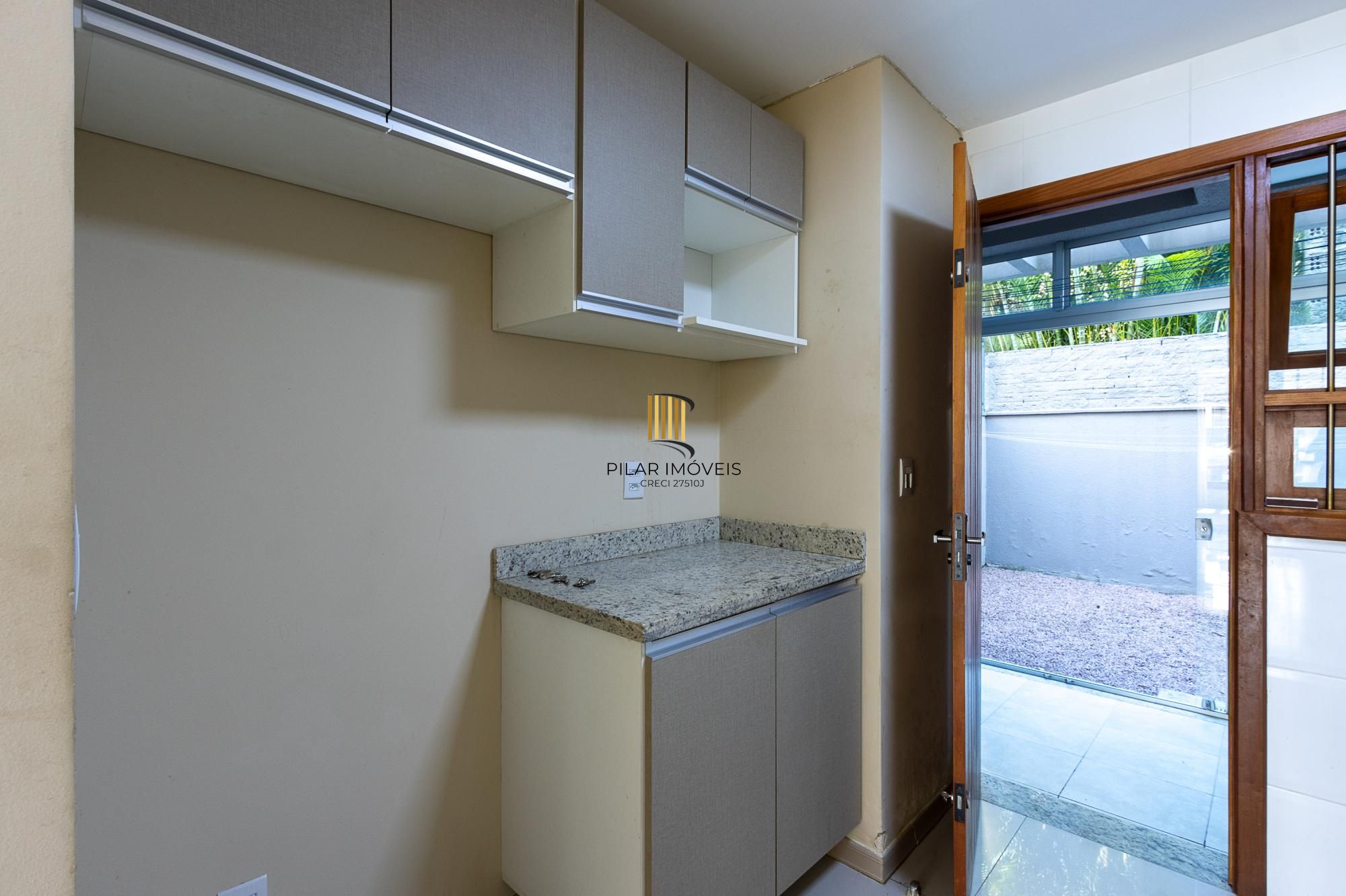 Casa para Venda - 135.78m², 3 dormitórios, sendo 3 suites, 1 vaga - Guarujá