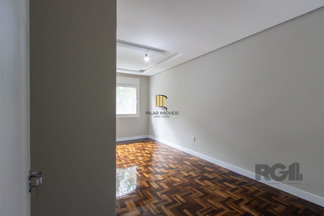 Casa | 3 quartos | 2 Suítes | 4 vagas cobertas | 260m2 Privativos | Bairro Santa Tereza
