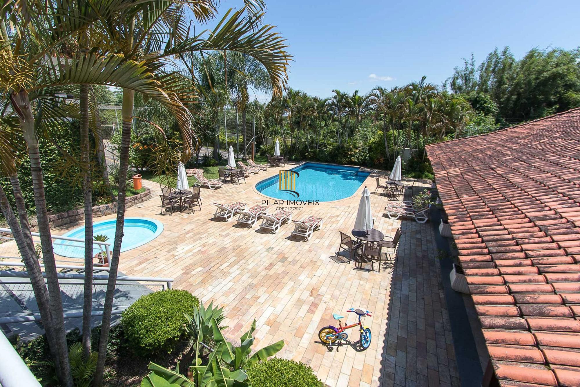 Casa em condomínio, 2 dormitórios, 1 vaga escriturada - Bairro Cavalhada