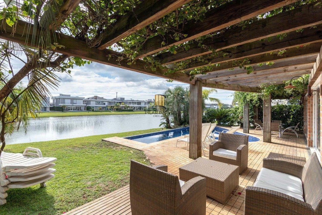 Casa Condominio para Venda - 399m², 5 dormitórios, sendo 5 suites, 4 vagas - Atlântida