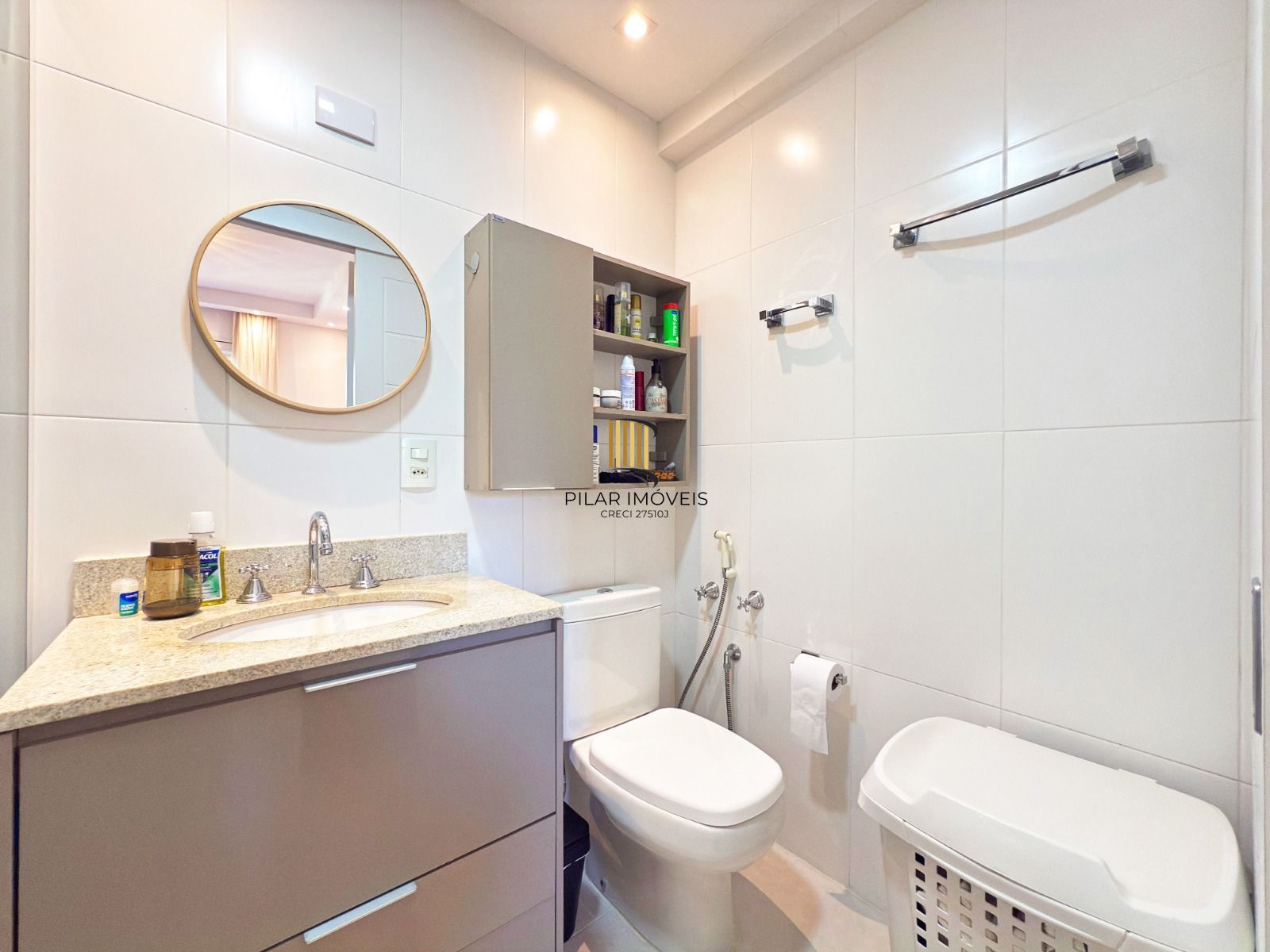 Excelente apartamento de 3 dormitórios, 1 suíte e 2 vagas de garagem.