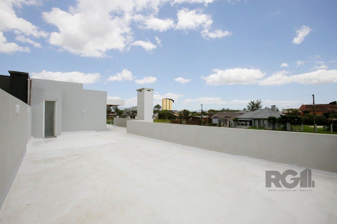 Casa 3 dormitórios no bairro Zona Nova