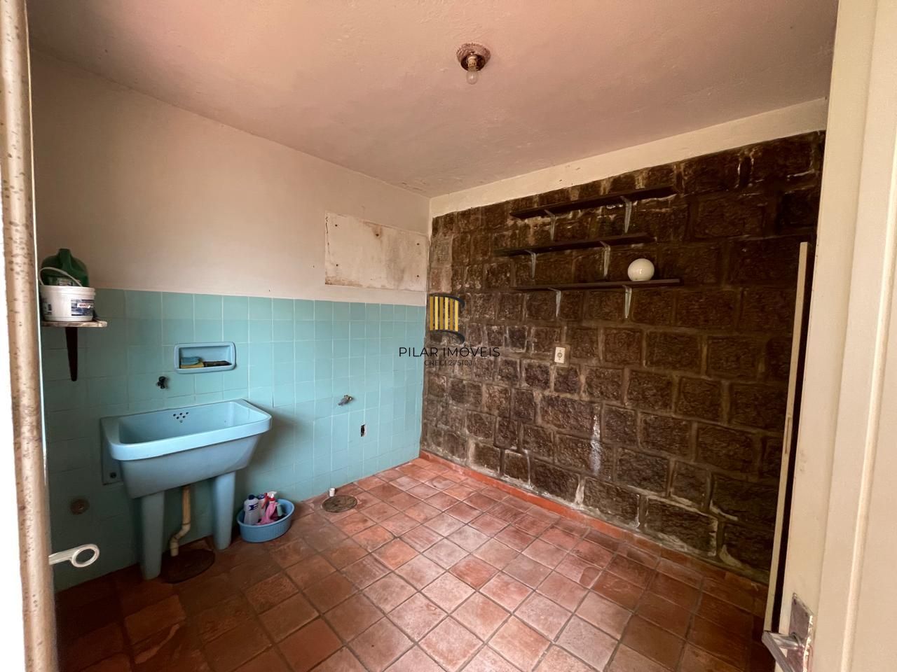 Casa 03 dormitórios,  287m² privativos Bairro Santa Tereza!