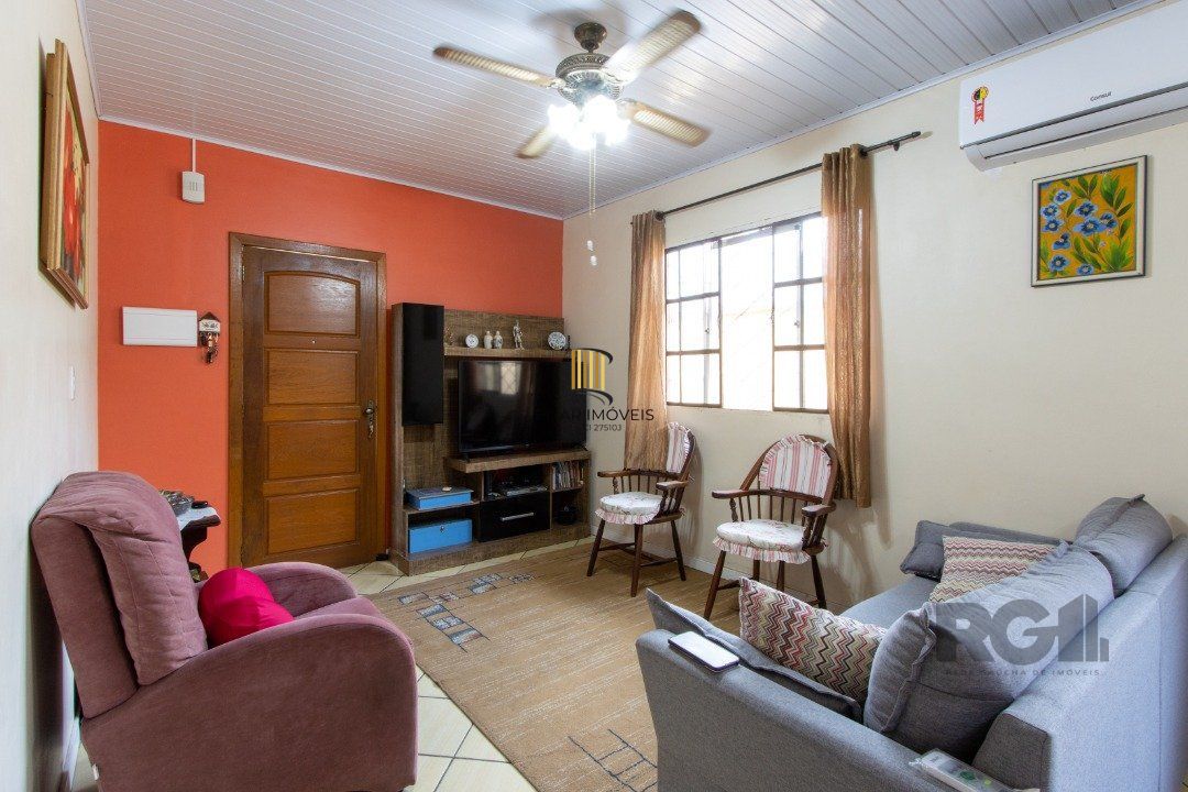 Casa 2 dormitórios no bairro Camaquã