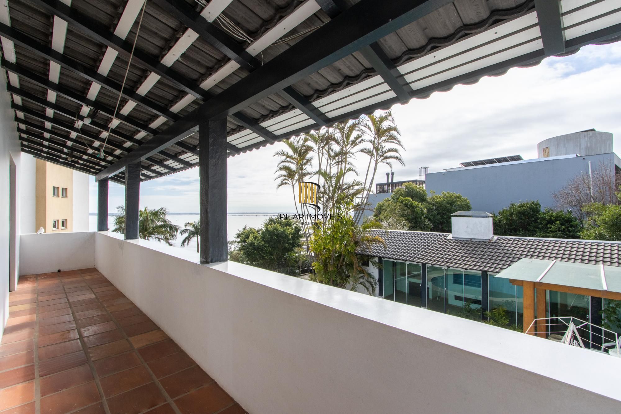 Casa com piscina Bairro Cristal