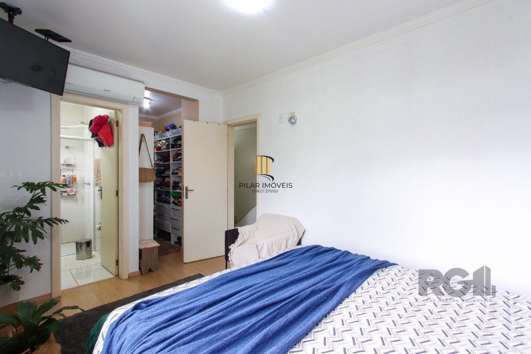 Casa 2 dormitórios no bairro Hípica