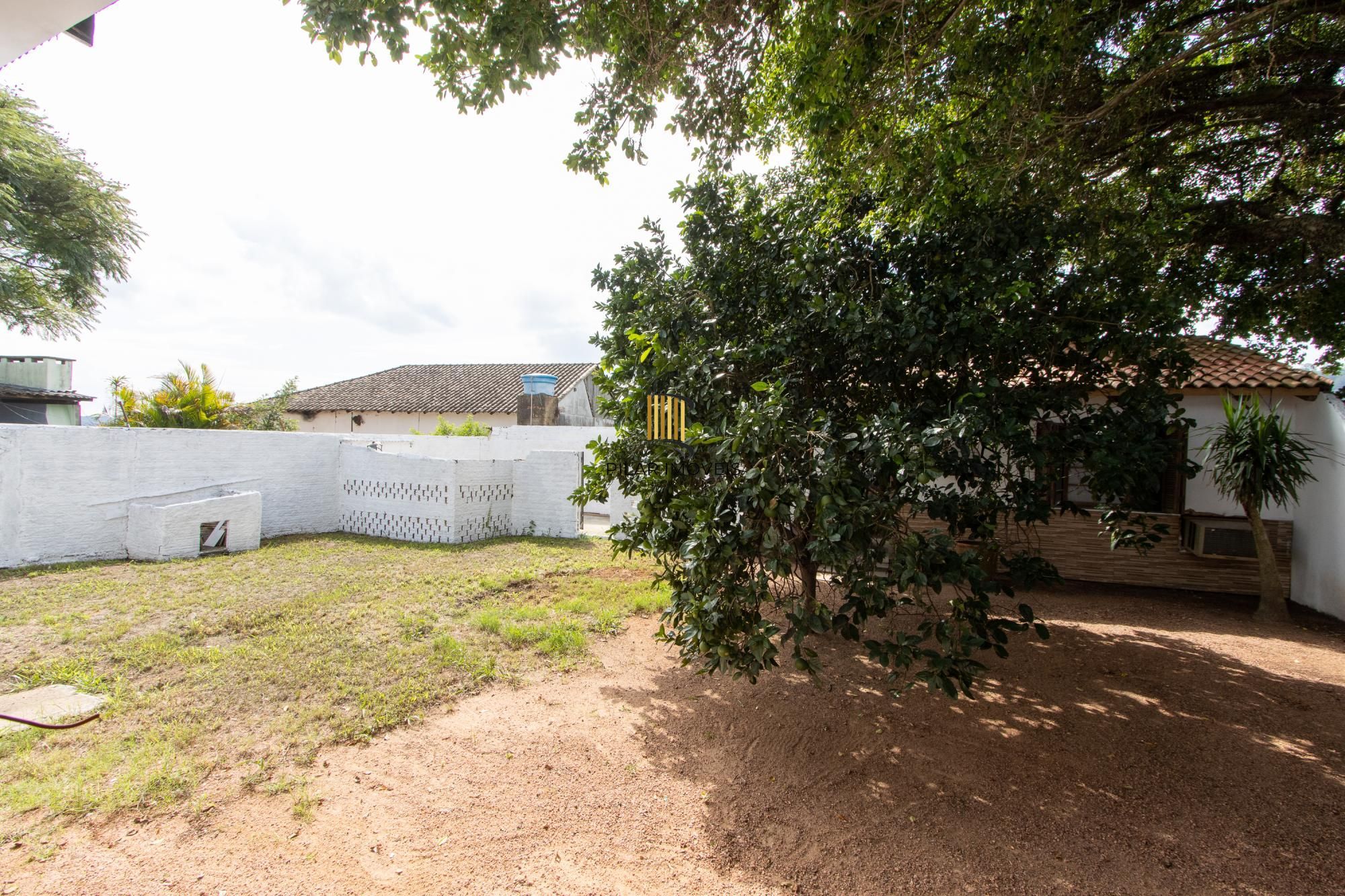 Casa em Vila Nova, Porto Alegre! Com 160m² de área privativa e um total de 899m²