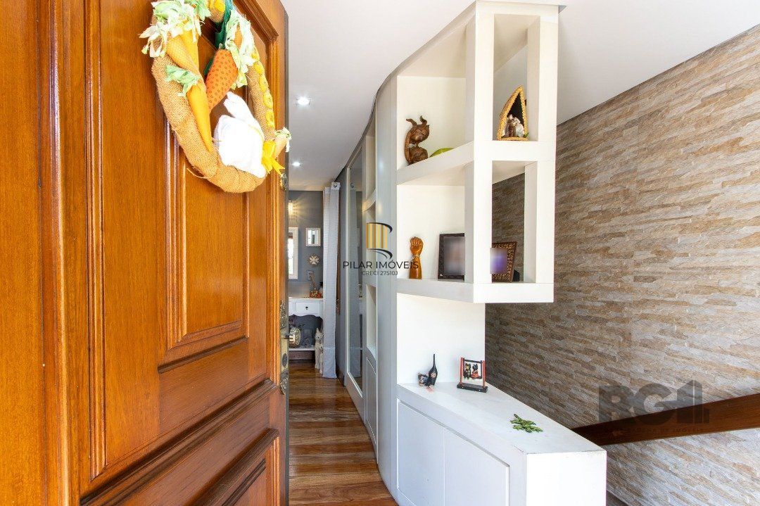 Casa 3 dormitórios no bairro Medianeira