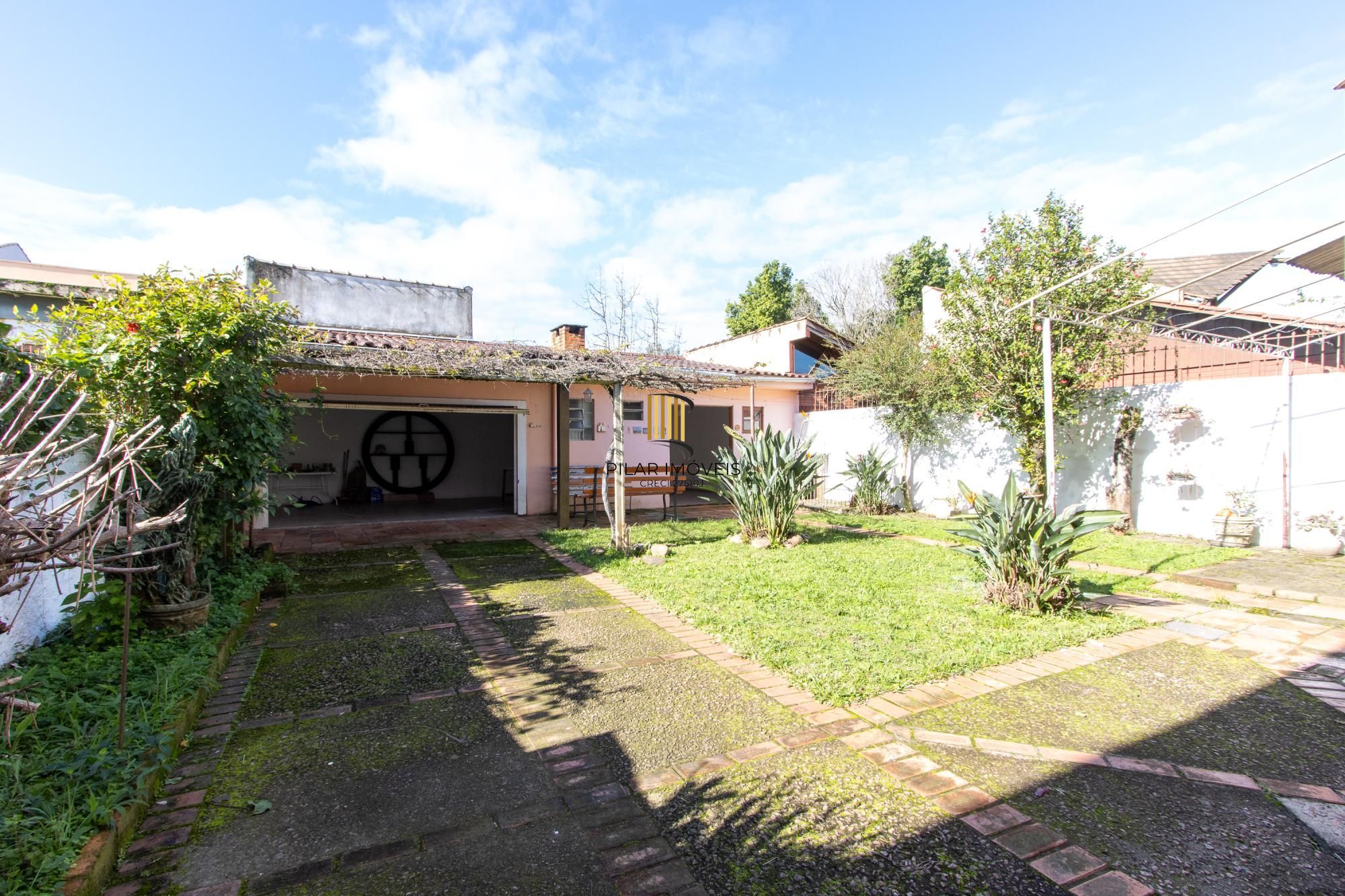 Casa para Venda - 253.35m², 3 dormitórios, sendo 1 suites, 4 vagas - Serraria