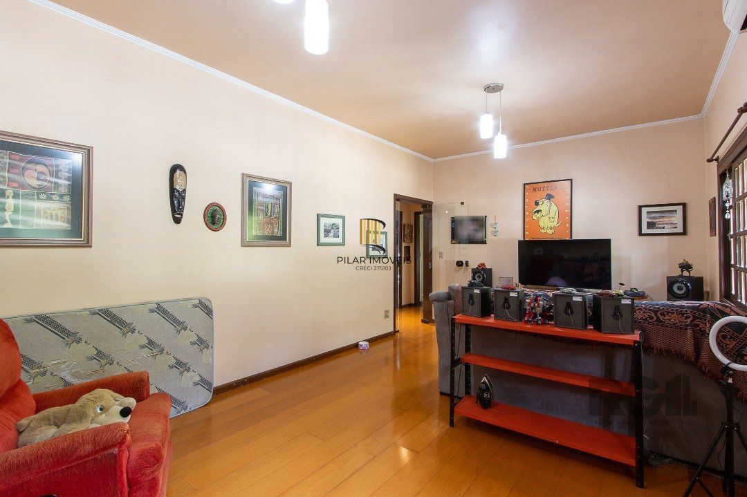 Casa para Venda - 300m², 3 dormitórios, sendo 1 suites, 4 vagas - Nonoai