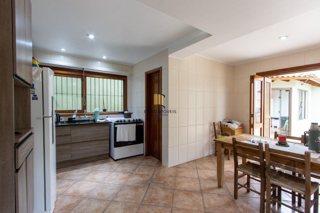 Casa 6 dormitórios no bairro Tristeza