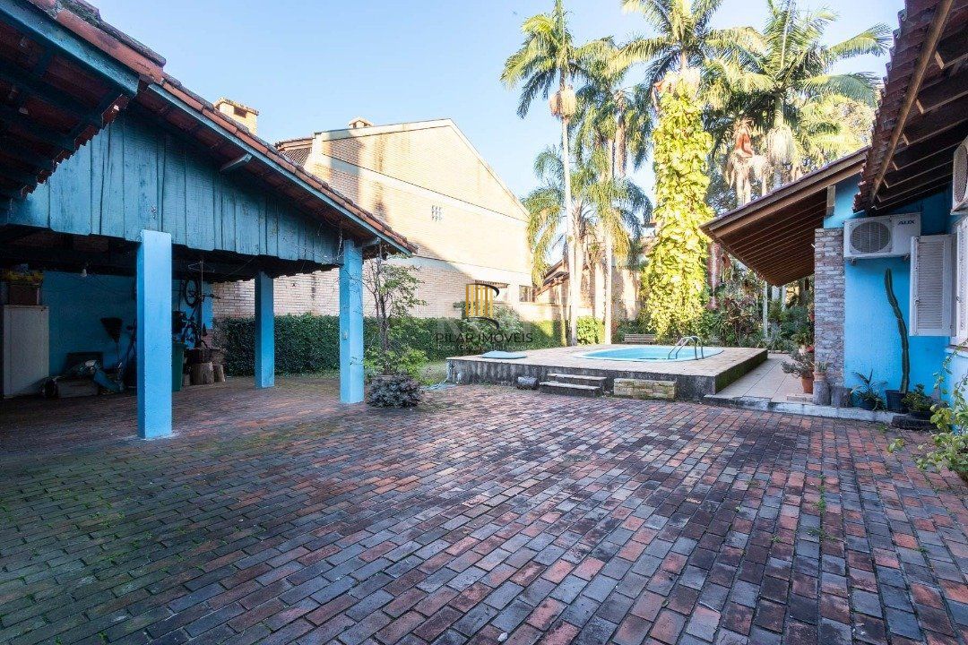Casa para Venda - 292.21m², 4 dormitórios, sendo 2 suites, 3 vagas - Tristeza