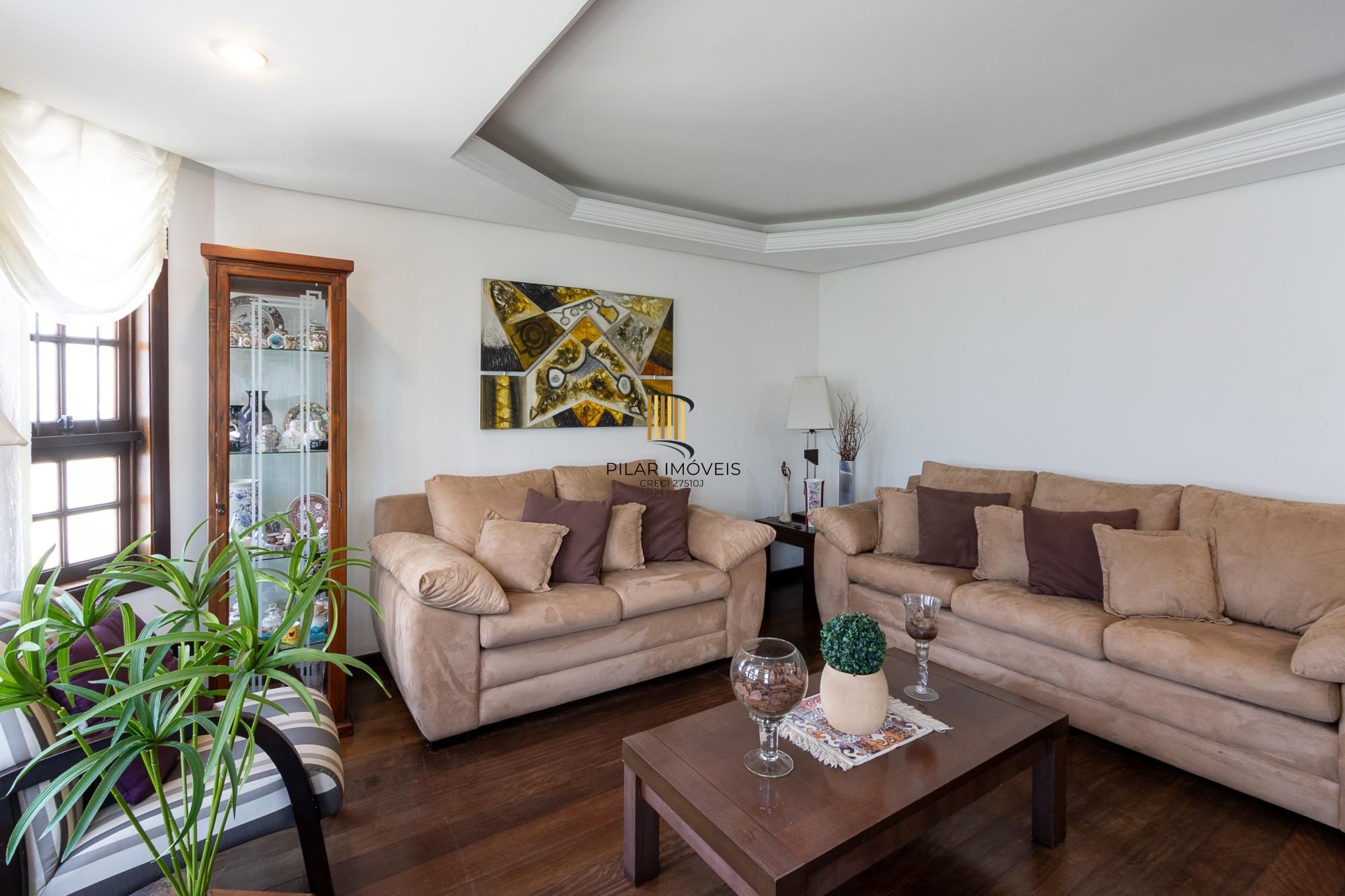 Sobrado, 3 quartos, 2 vagas, pátio com piscina - Bairro Nonoai