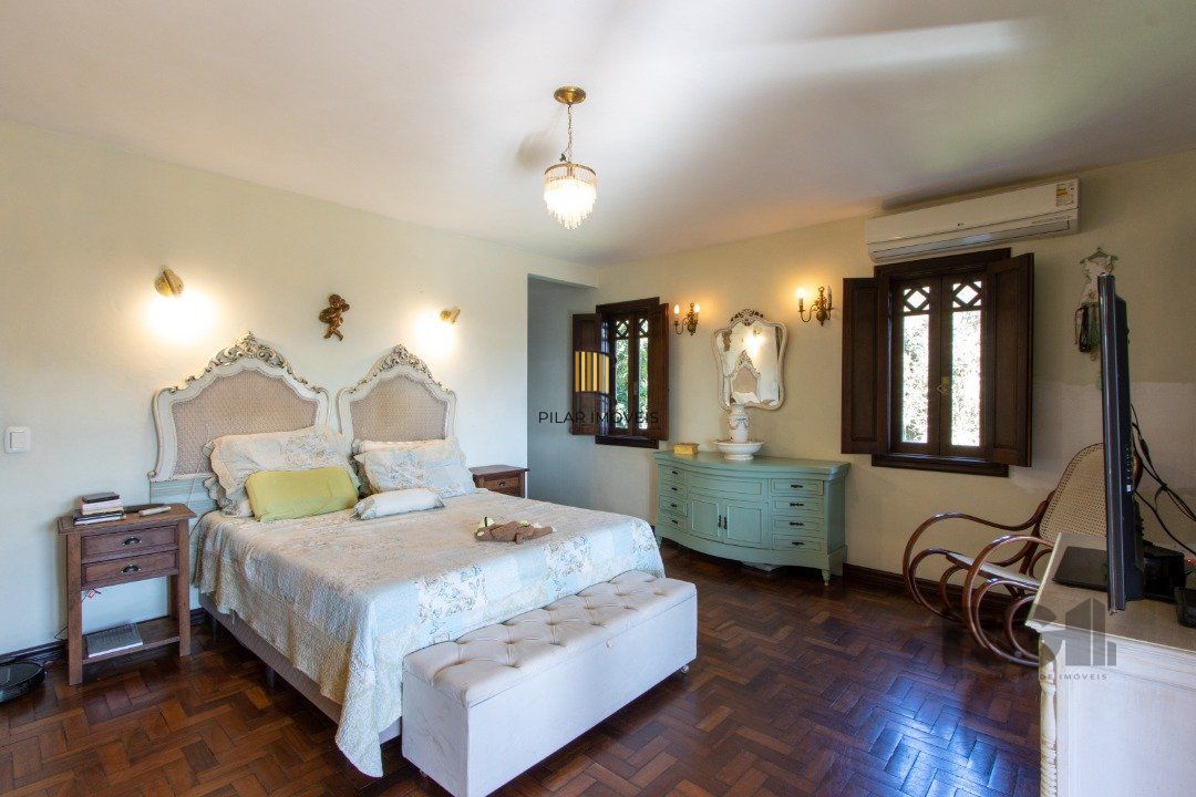 Casa para Venda - 323.49m², 4 dormitórios, sendo 1 suites, 5 vagas - Ipanema