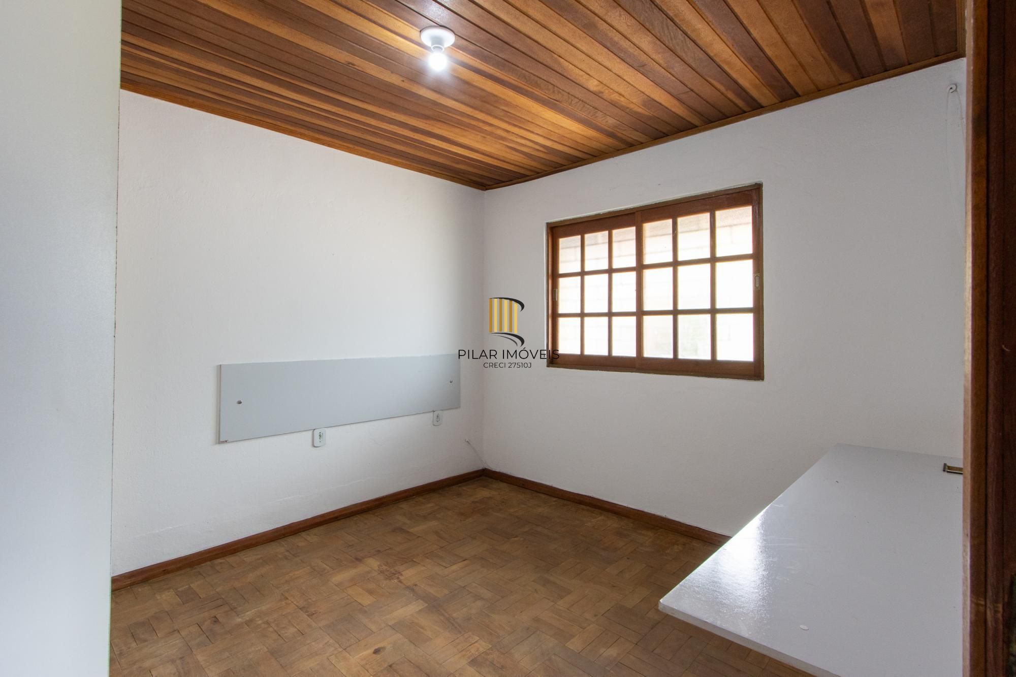 Casa para Venda - 235m², 2 dormitórios, 4 vagas - Cavalhada